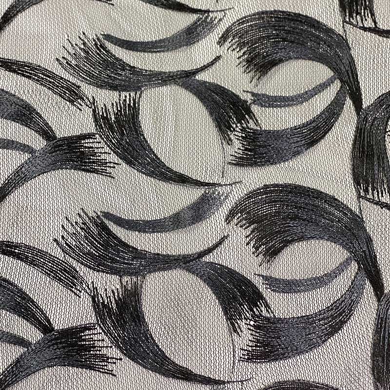 PIZZO RICAMATO AL METRO H.125 CM